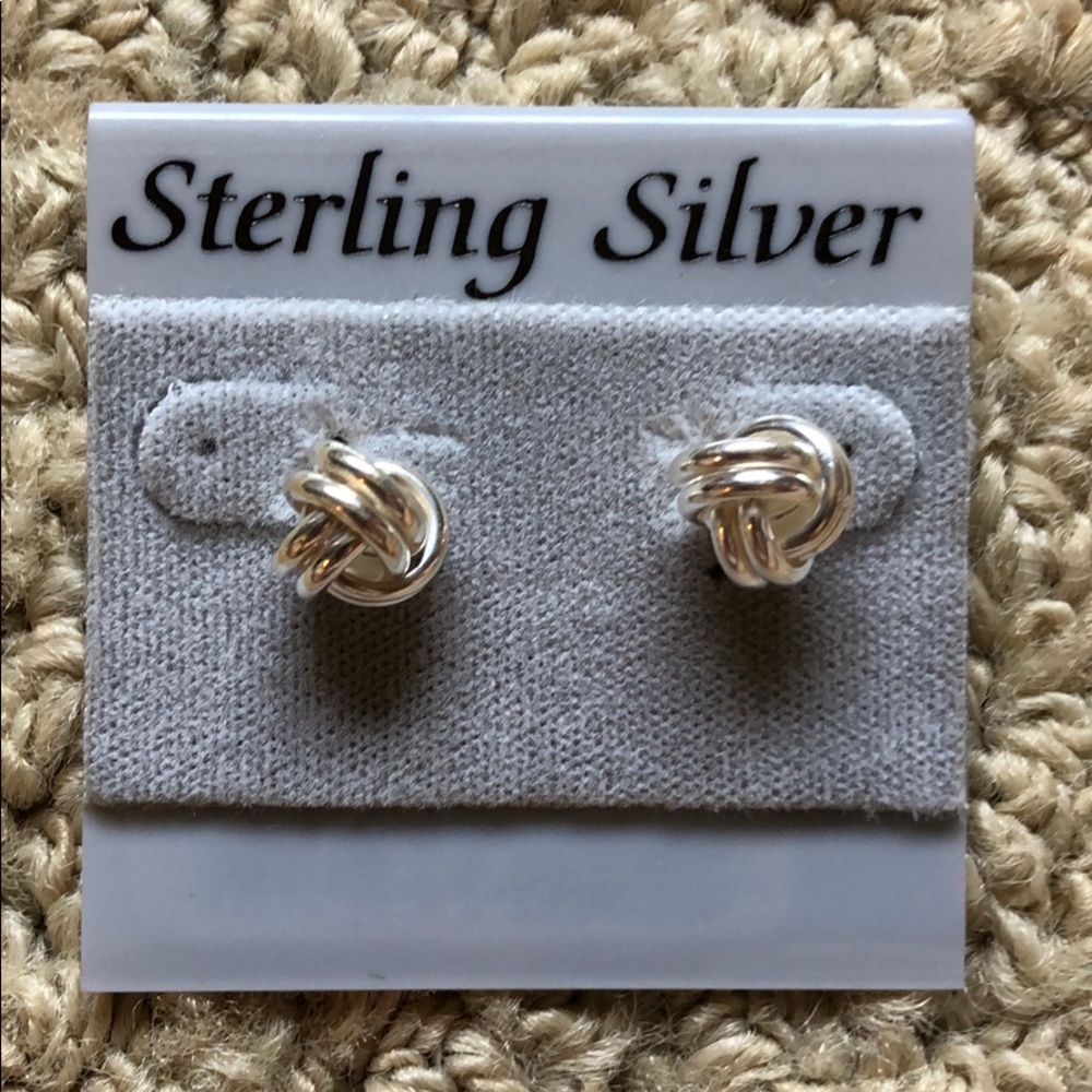 Knotted earrings